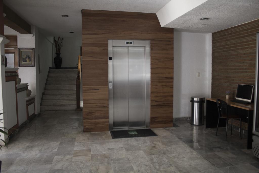 Estanza Hotel & Suites Morelia Exterior foto