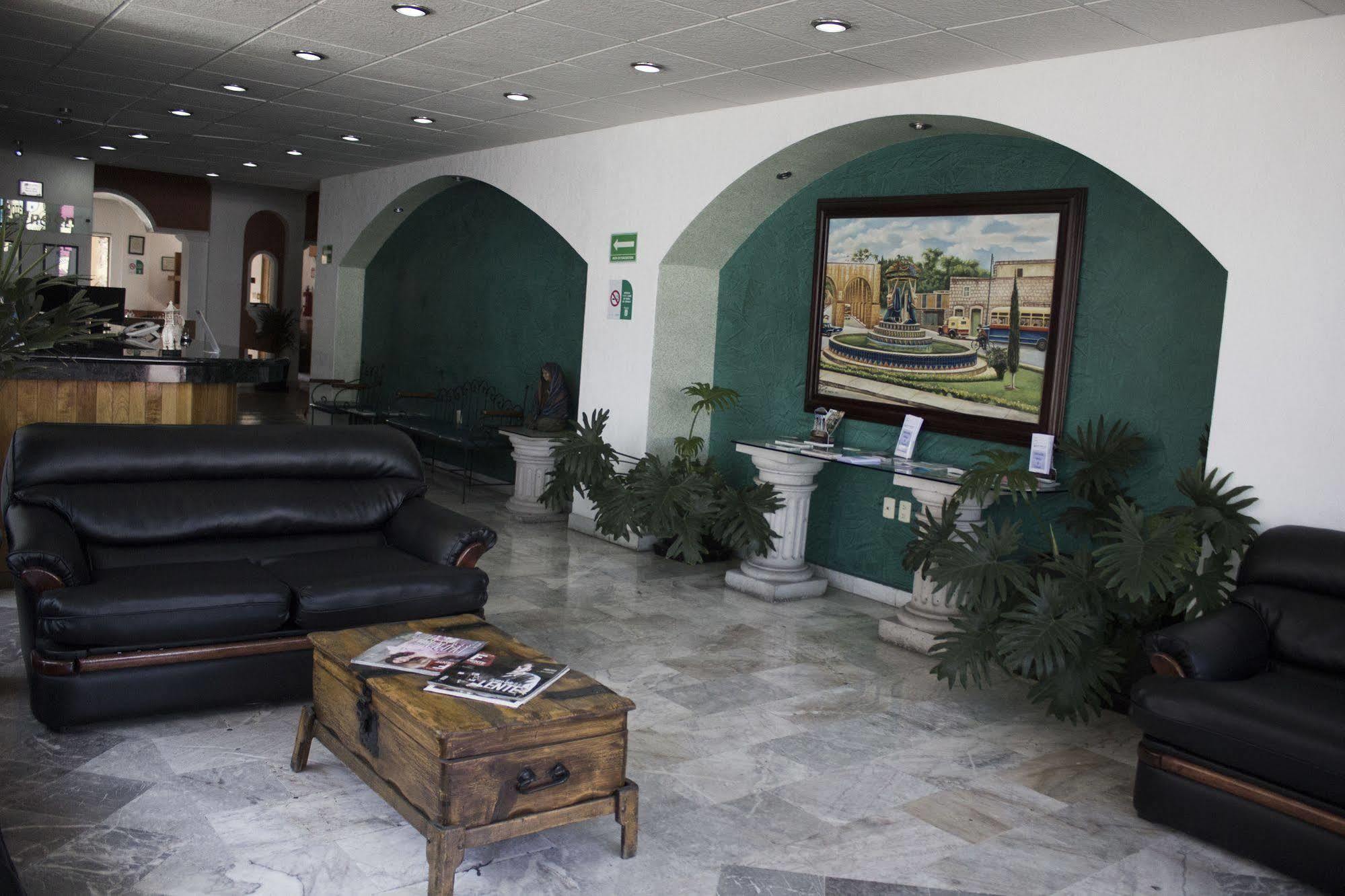 Estanza Hotel & Suites Morelia Exterior foto